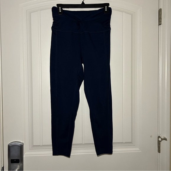 FP Movement by Free People Navy Blue Front Twist Capri Leggings Size Medium - Picture 2 of 8